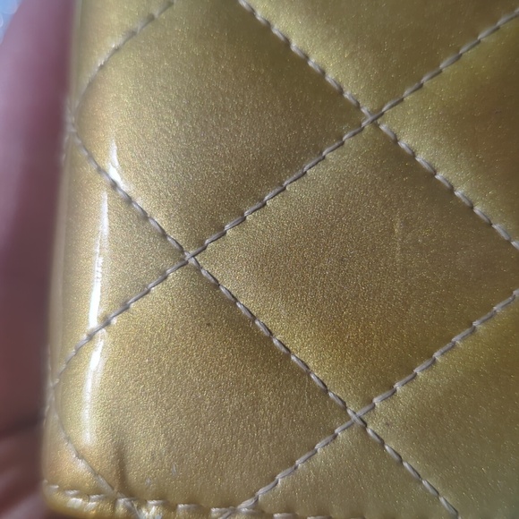 Chanel Gold patent leather long wallet - Picture 7 of 13